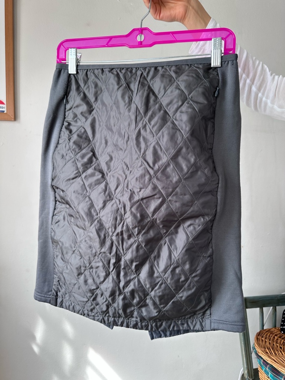 Uniqlo heattech Grey puffer quilted skirt
Size S fits tts